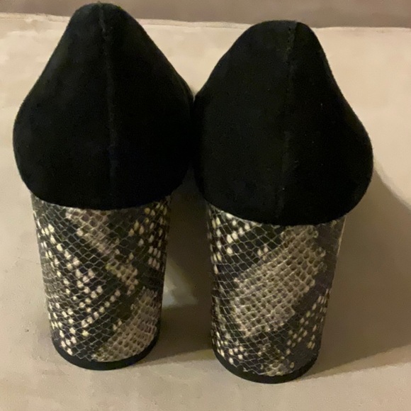 Never Worn! Essex Lane Morgan suede pump with snake heel size 9 - Picture 7 of 7
